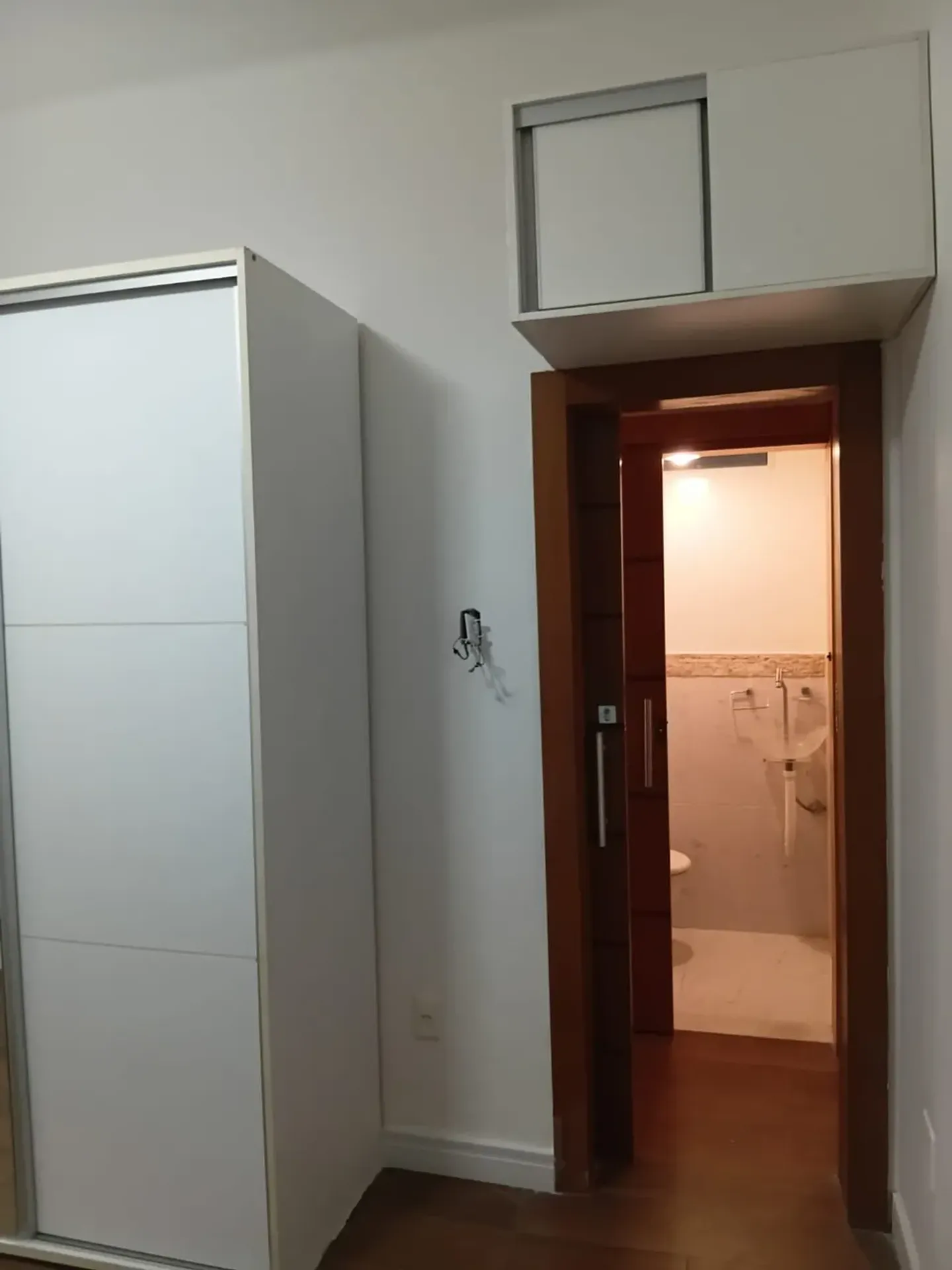 75 m² apartment with a walk-in closet and a home office — photo 42