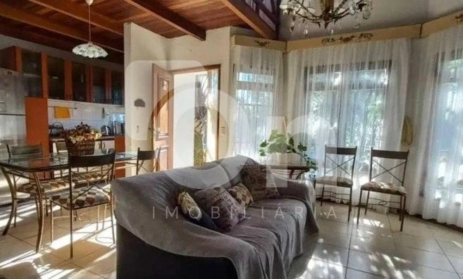4-bedroom house with a washing machine in Florianópolis — photo 10