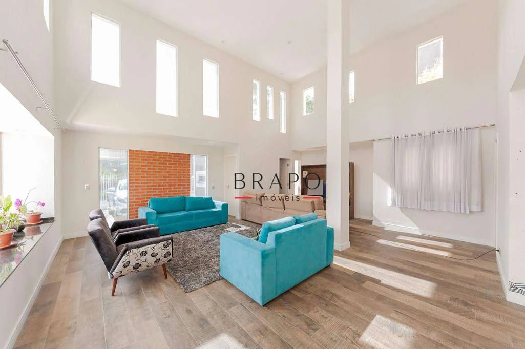 Furnished house with 4 bedrooms, 3 bathrooms and 6 parking