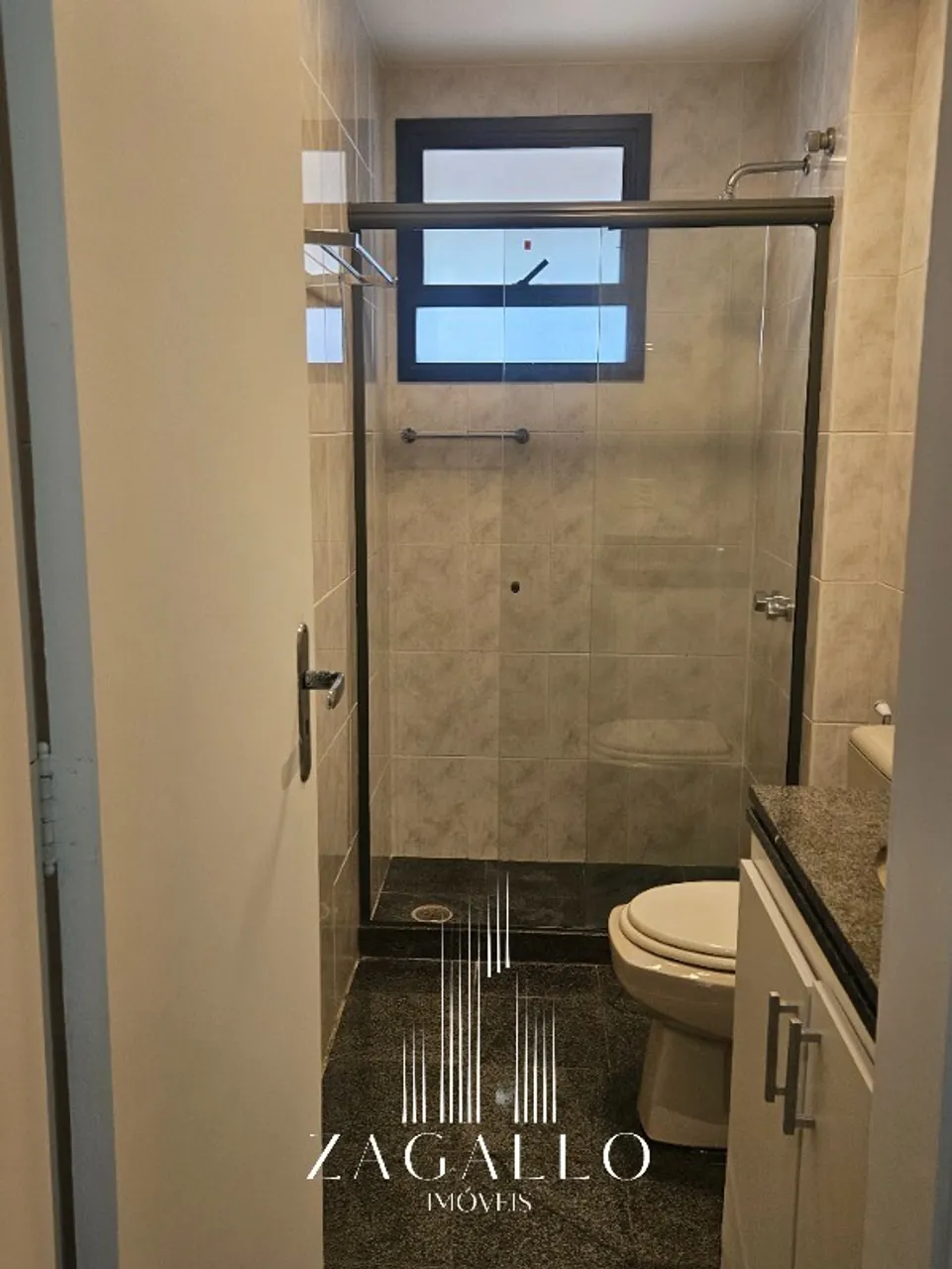 Rental apartment with 4 bedrooms, balcony, and 3 parking — photo 14
