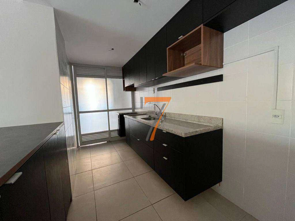 Rental apartment 337 m² with 3 bedrooms and 1 en-suite — photo 2