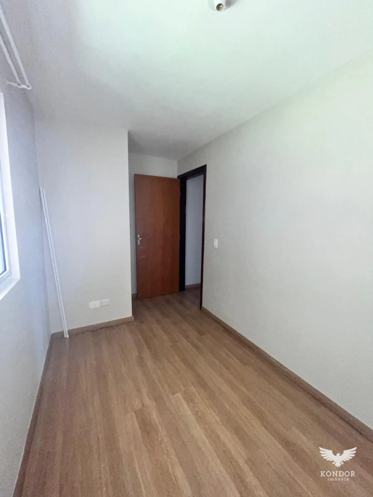 Wood or laminate floors in a 3-bedroom house, 90 m² — photo 22