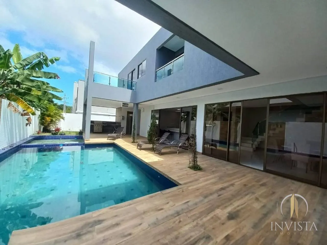 Furnished house, 481 m², with floor-to-ceiling windows — photo 55