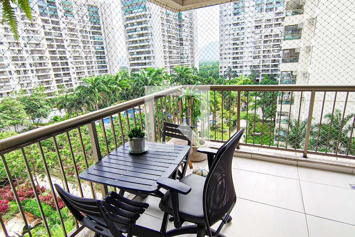 Apartamento mobiliado com 2 quartos e varanda com churrasqueira — photo 6