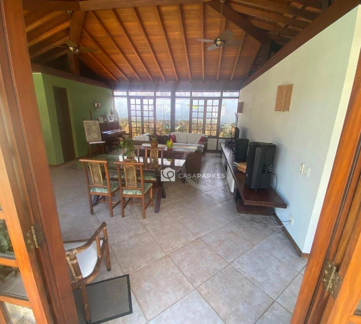 Casa com 5 quartos e 5 banheiros, 570 m², cozinha a gás — photo 10