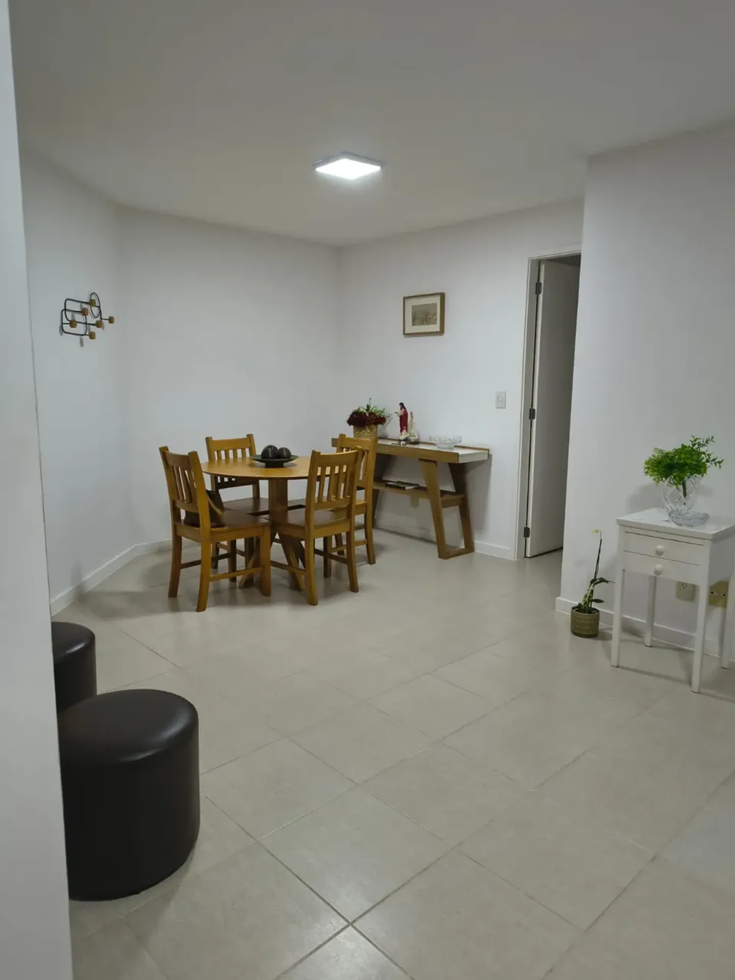 Furnished 1-bedroom apartment 79 m² with glass balcony — photo 11