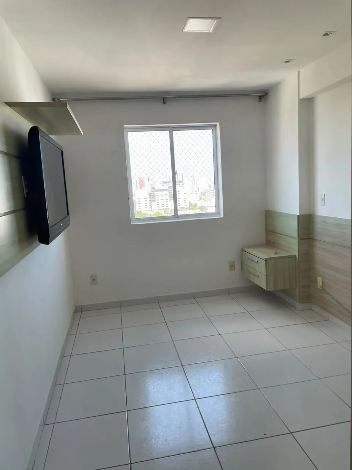 Засклений балкон та 2 спальні: квартира 50 м² — photo 7