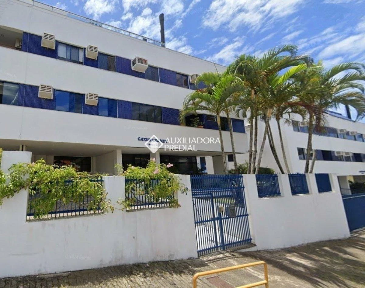 2-bedroom apartment with a washing machine in Florianópolis — photo 9