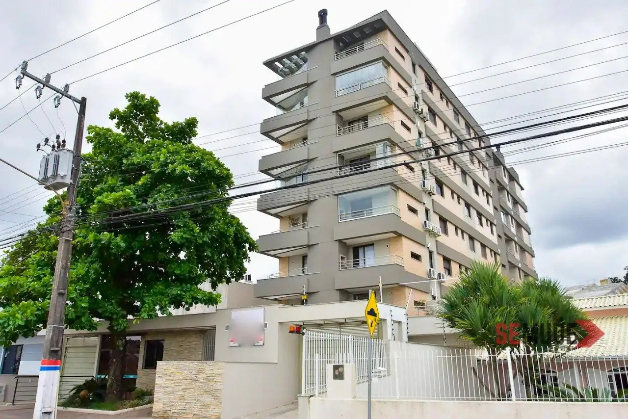 Balcony with a grill in a 2-bedroom apartment, 66 m² — photo 12
