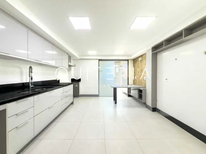 Duplex apartment, renovated, 4 bedrooms and 5 bathrooms — photo 28