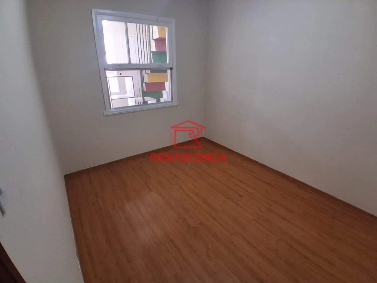 House, 200 m², with wood or laminate floors — photo 13