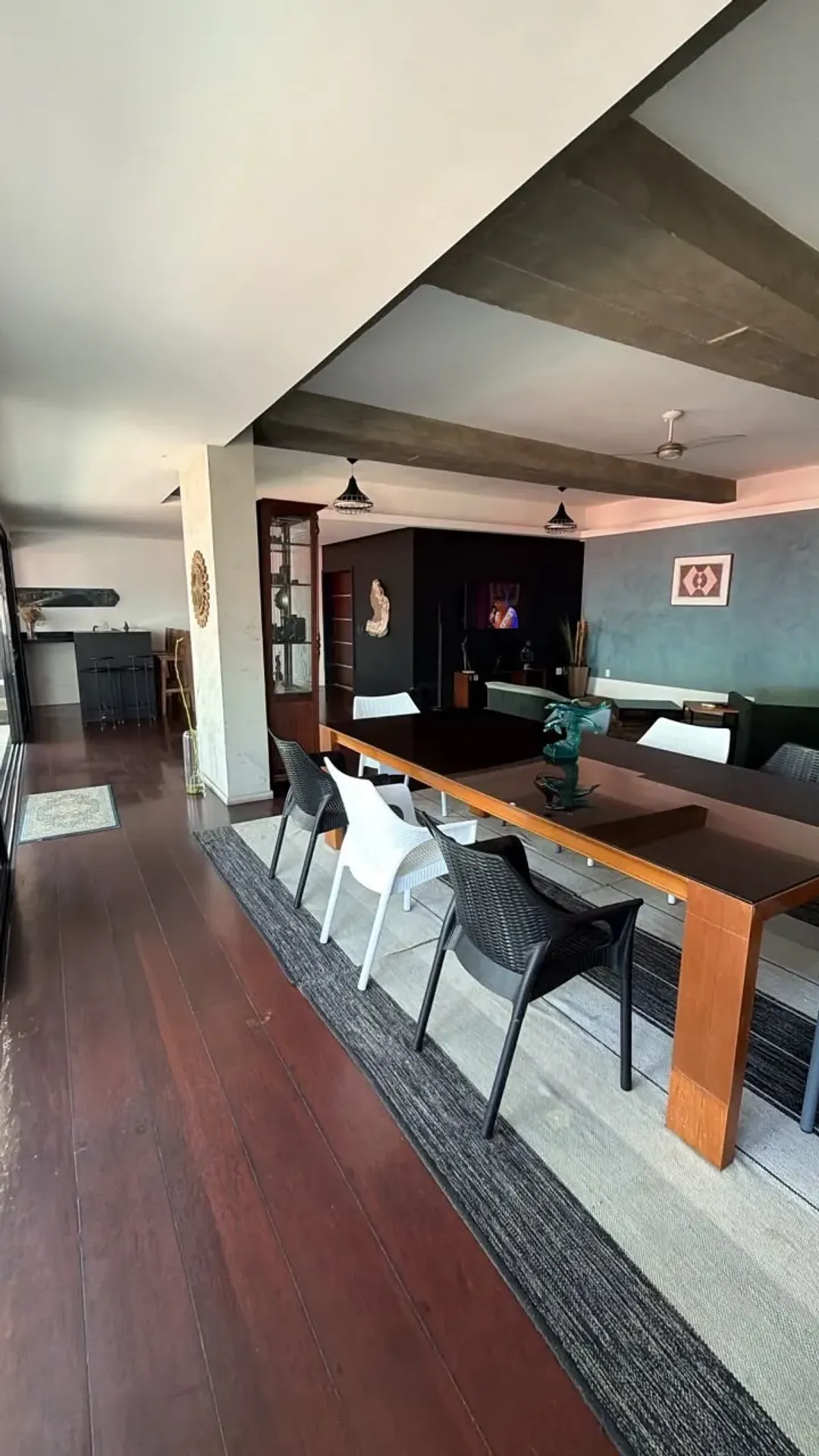 Furnished apartment with 4 bedrooms and open-plan kitchen — photo 25
