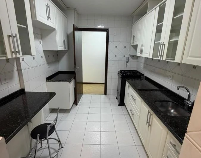 Apartamento mobiliado com 3 quartos e cozinha fechada — photo 4