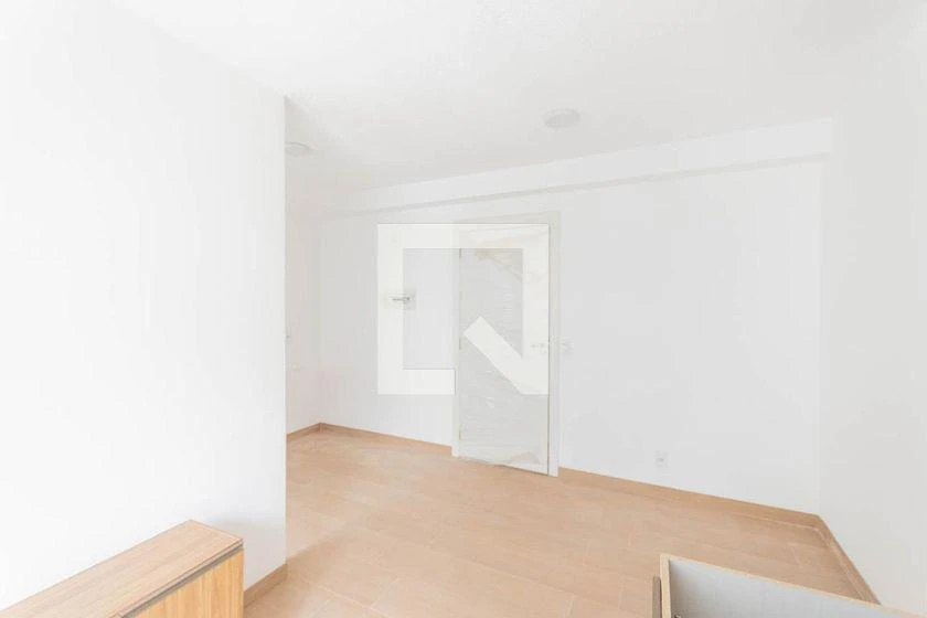 2-bedroom apartment in a building with a gym — photo 6