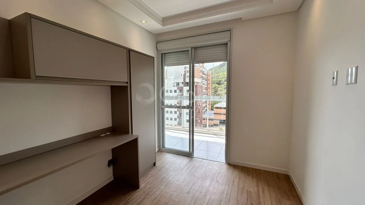 Furnished apartment, 119 m², with floor-to-ceiling windows — photo 11