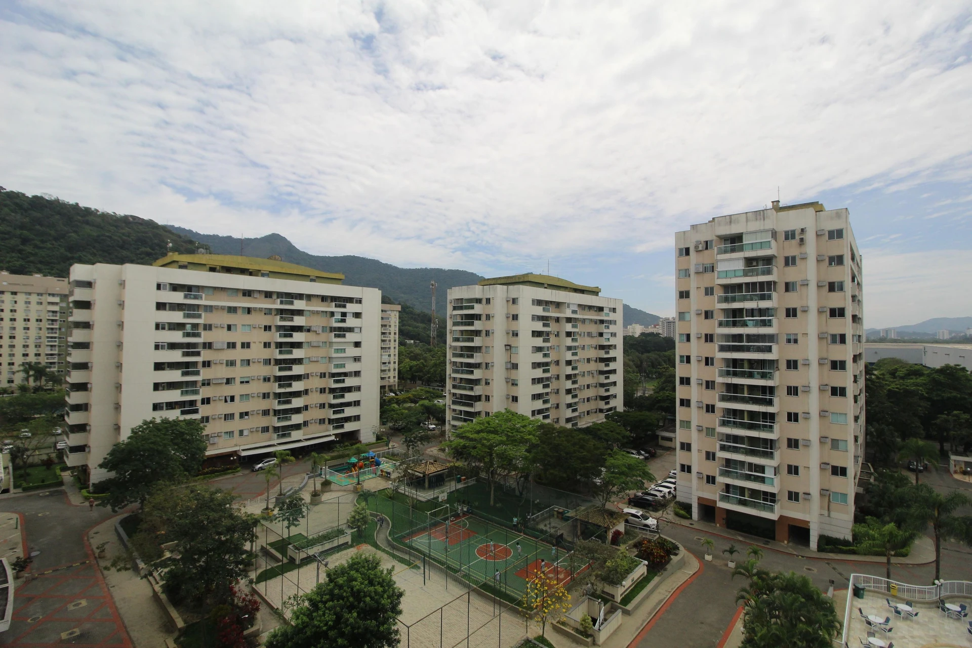 Mountain view in a 3-bedroom apartment, 90 m² — photo 37