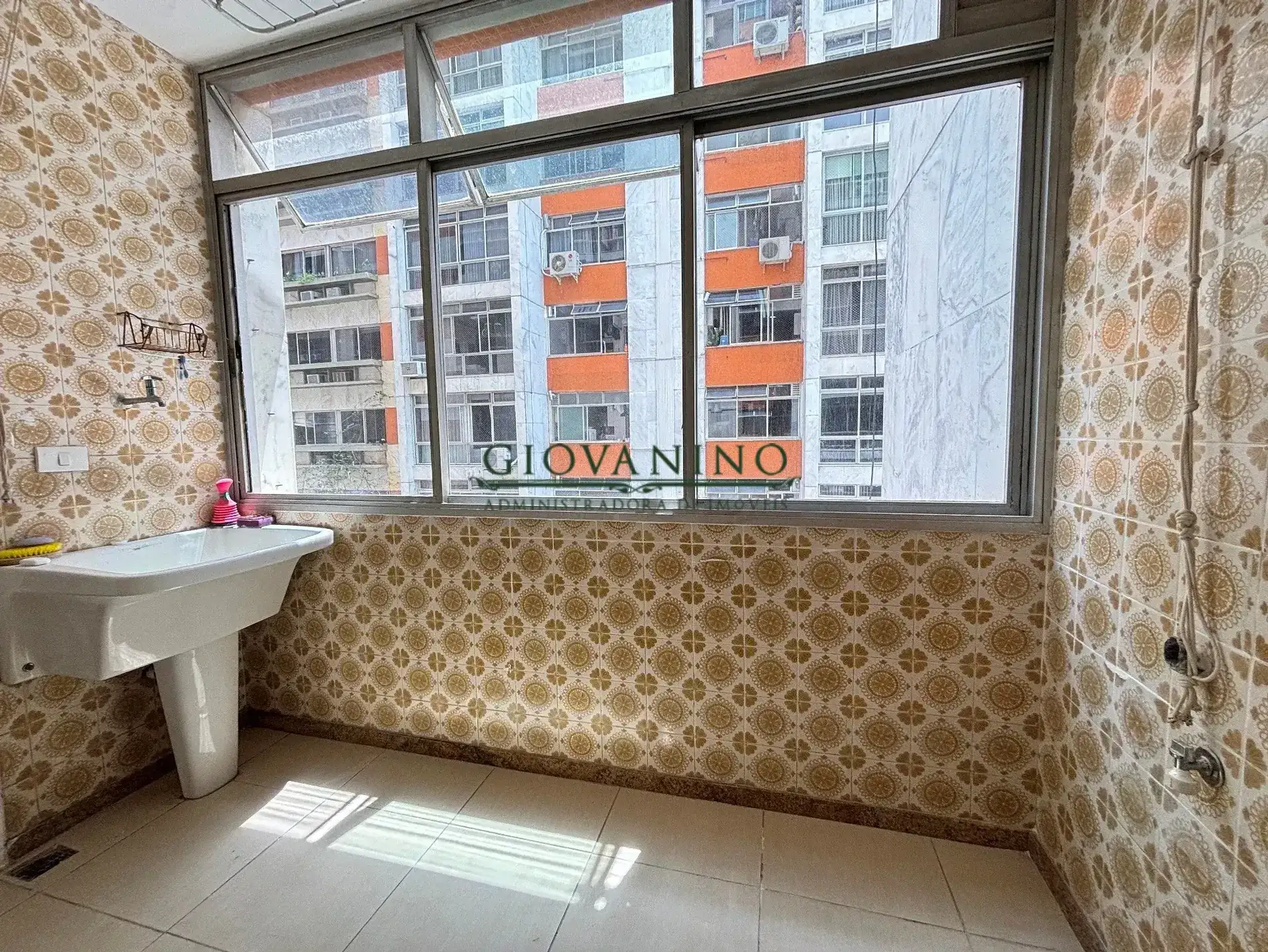 Apartamento de 4 quartos com piso de madeira ou laminado — photo 14