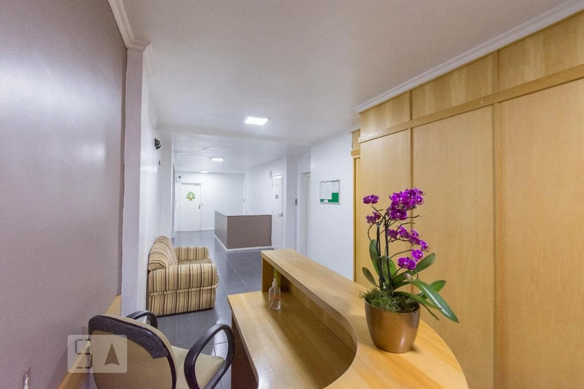 Apartamento com piso de madeira ou laminado, Centro — photo 8