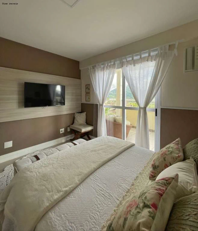 House with 4 en-suite bedrooms, 6 baths and 3 parking — photo 23
