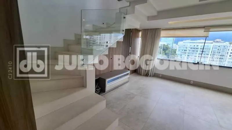 4-bedroom apartment with floor-to-ceiling windows — photo 24