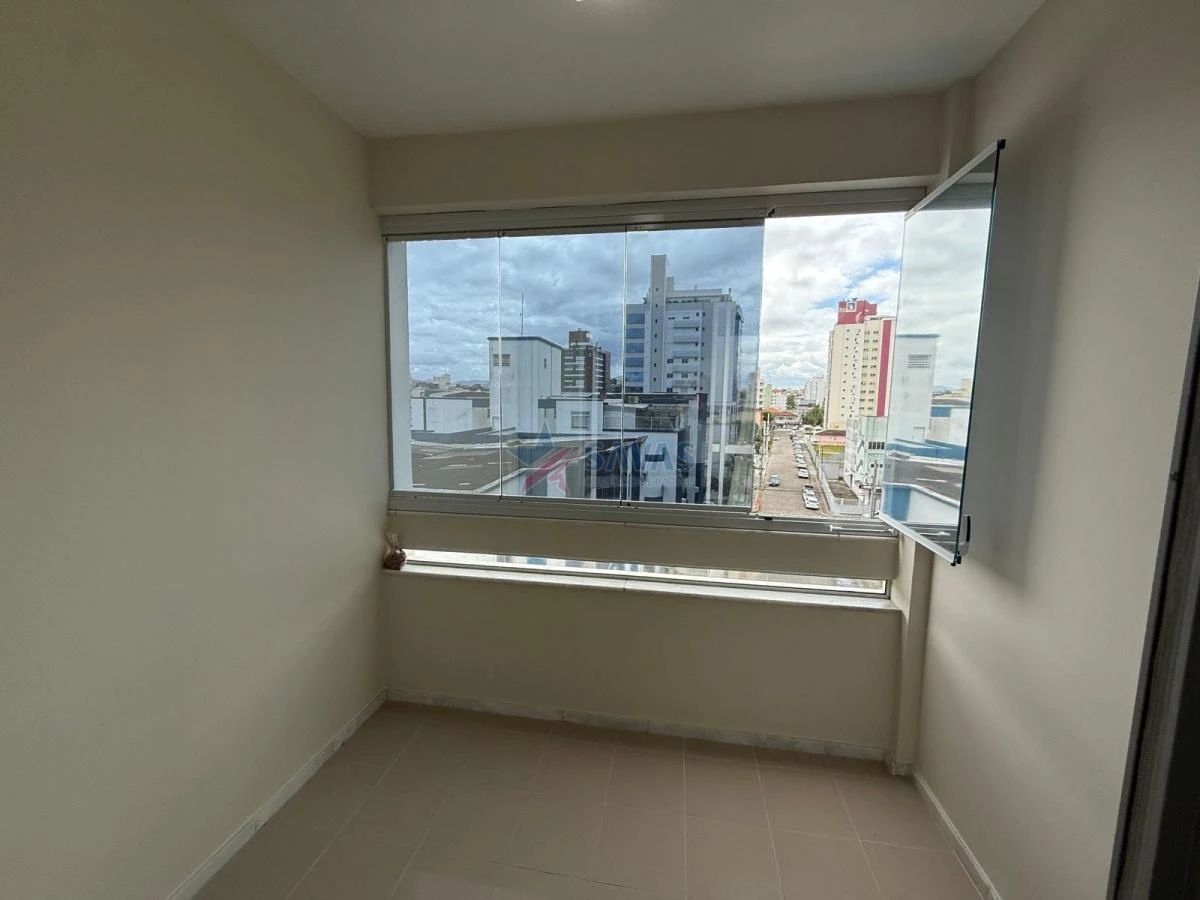 Glass-enclosed balcony in a 2-bedroom apartment, 88 m² — photo 14
