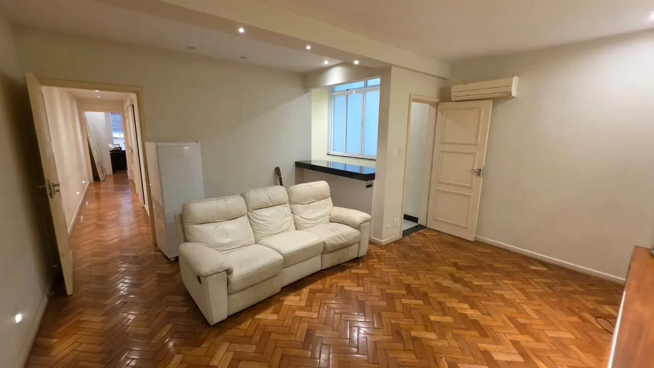 Apartamento com cozinha fechada e 3 quartos — photo 27