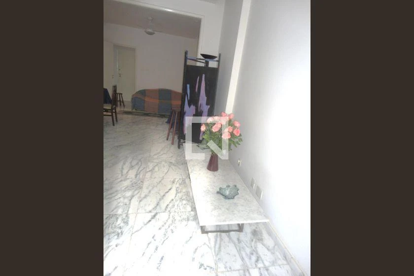 Furnished apartment with 4 bedrooms and 120 m² — photo 36