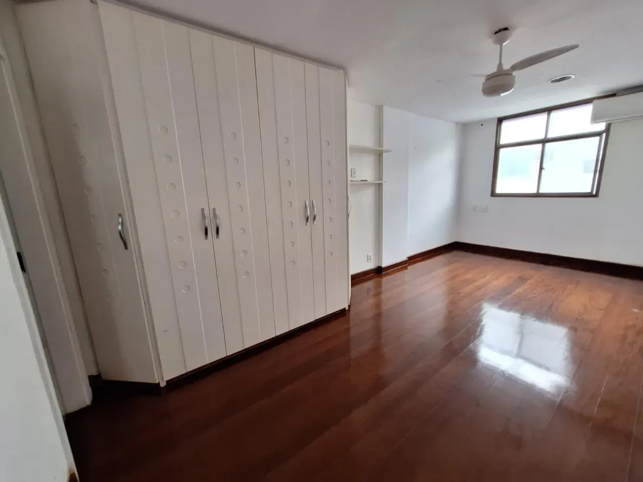 Apartamento sem mobília com 3 quartos e varanda — photo 20