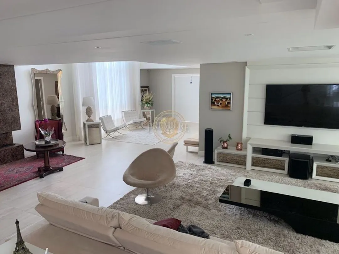 Unfurnished house with 4 en-suites and 8 parking — photo 3