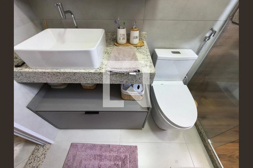 358 m² rental house with 2 bedrooms, suite and balcony — photo 18