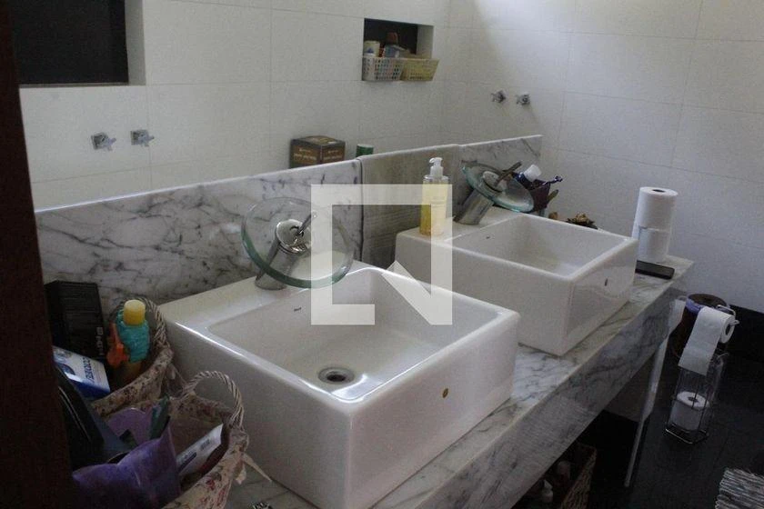 4-bedroom house with a mountain view in Rio de Janeiro — photo 50