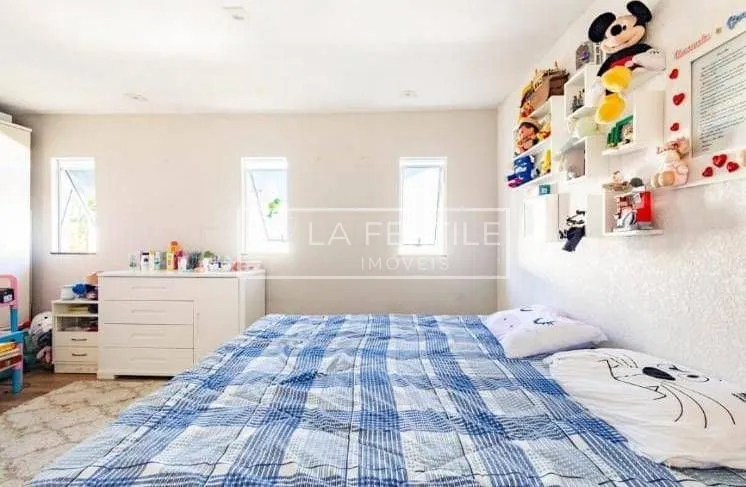 House with 3 bedrooms and floor-to-ceiling windows — photo 8