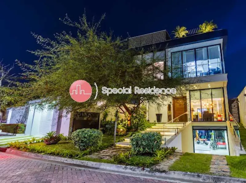 Furnished triplex house with 3 bedrooms and 5 bathrooms — photo 8
