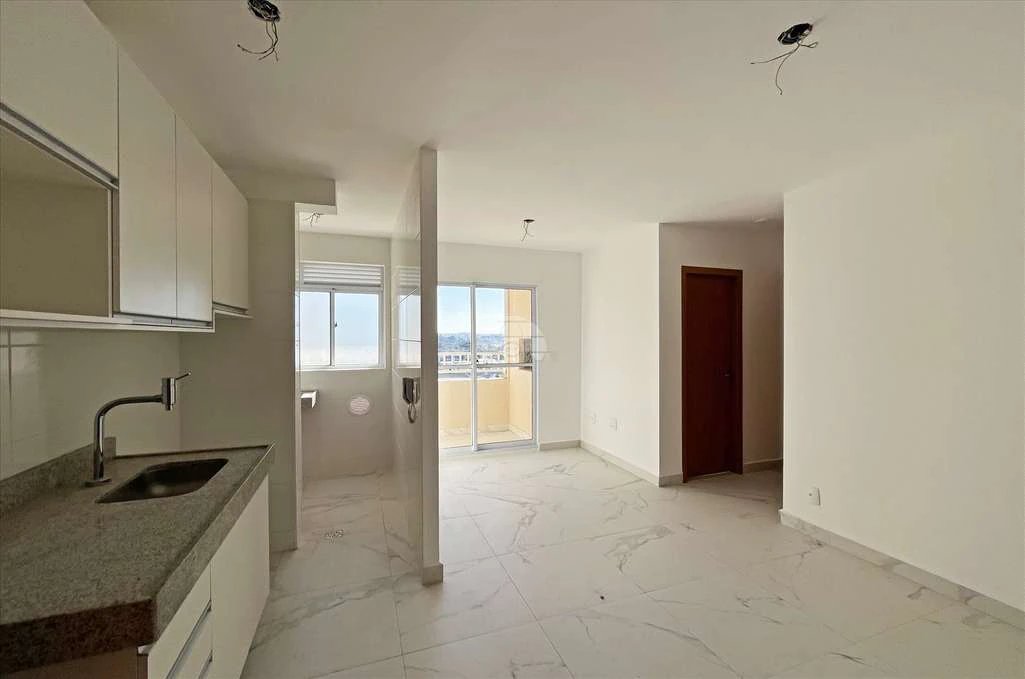 2-bedroom apartment with 1 en-suite and a balcony — photo 3