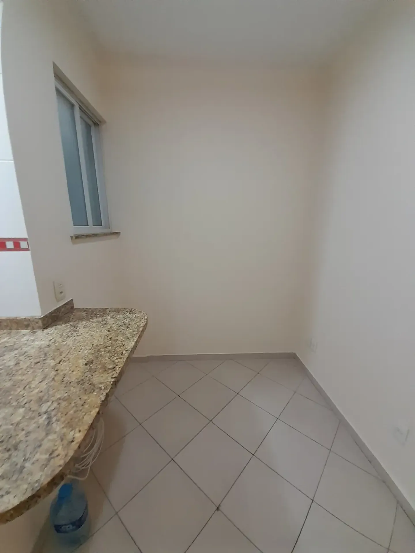One-bedroom apartment with a washing machine — photo 15