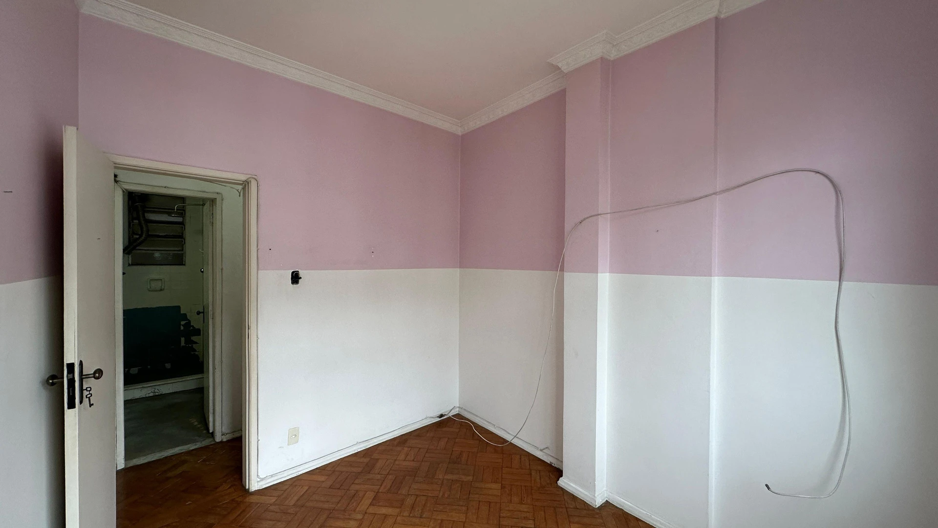 1-bedroom apartment with a separate kitchen and no parking — photo 7
