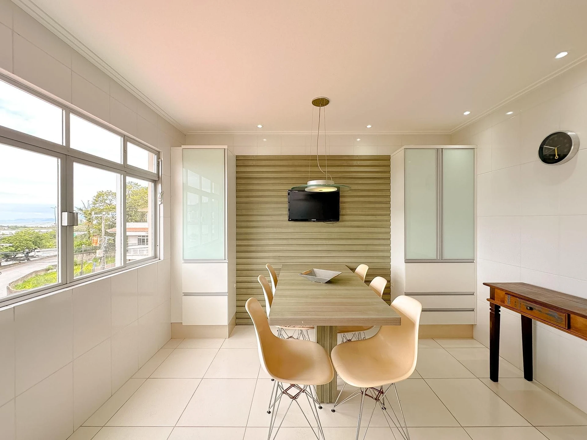 Furnished house, 250 m², with a bathtub — photo 7
