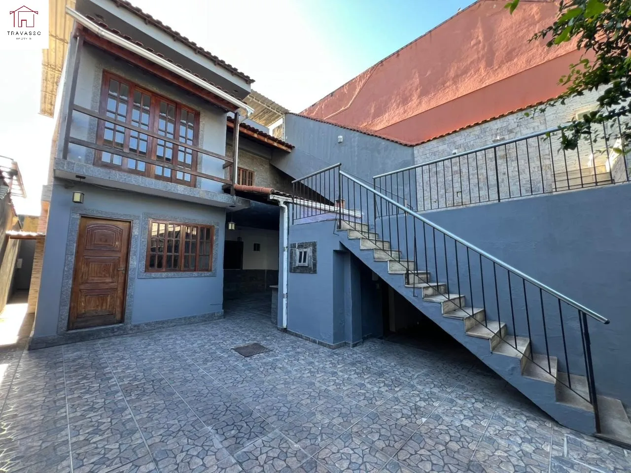 5-bedroom house with a grill on the balcony — photo 2