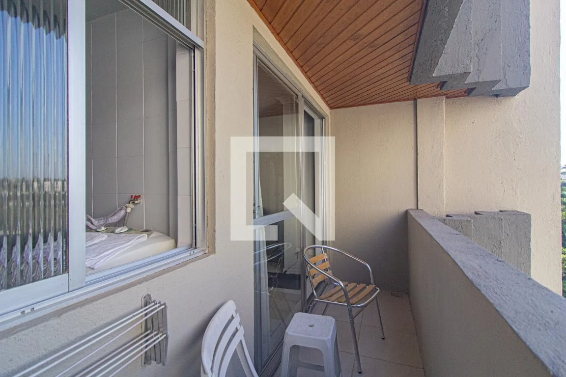 Furnished apartment, 97 m², with a glass-enclosed balcony — photo 20