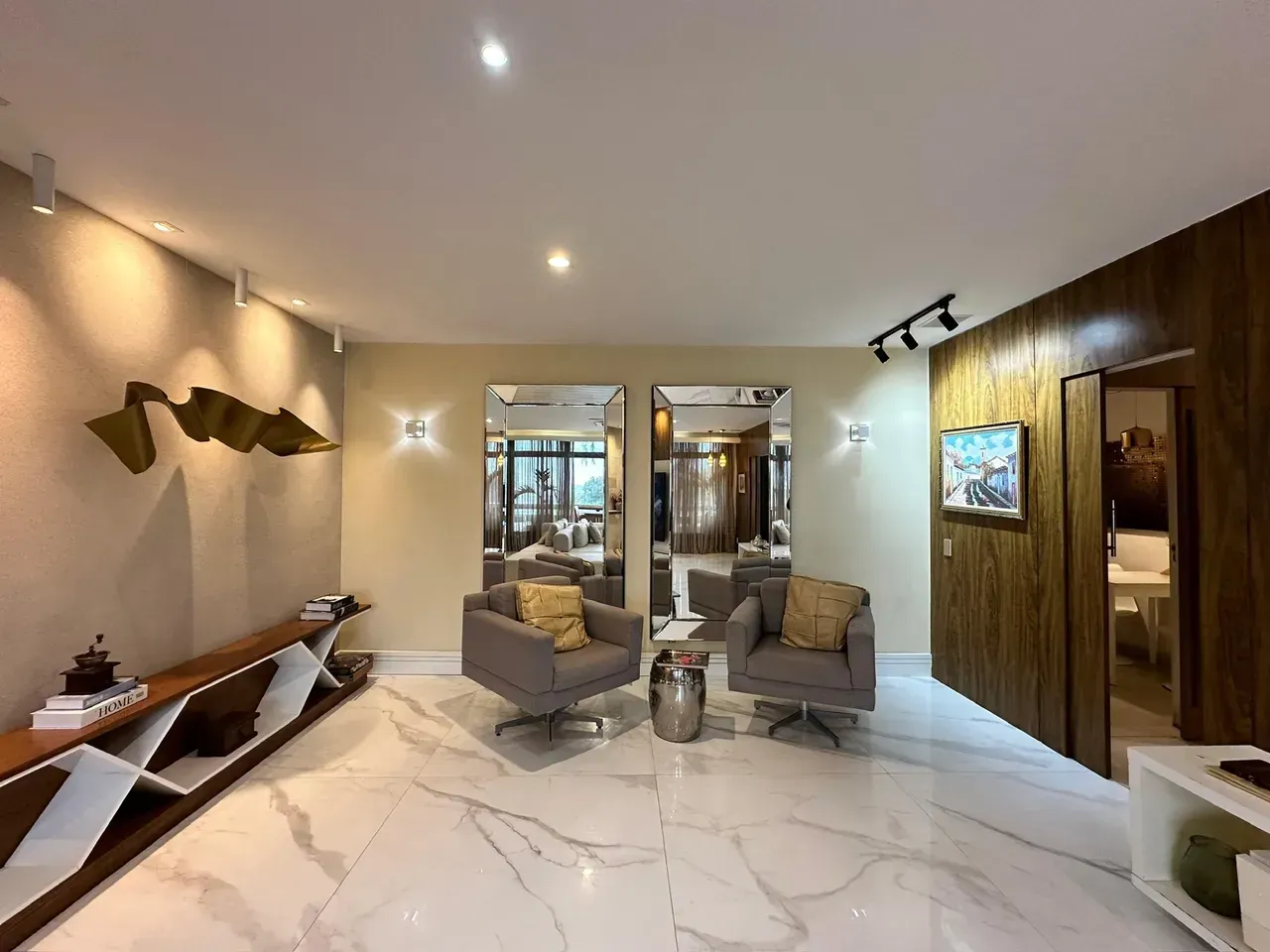 Furnished 250 m² apartment with 4 bedrooms and 5 bathrooms — photo 6