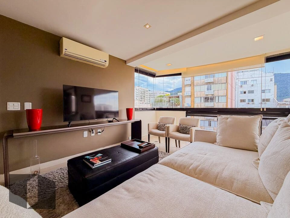 Furnished apartment, 186 m², with a grill on the balcony — photo 24