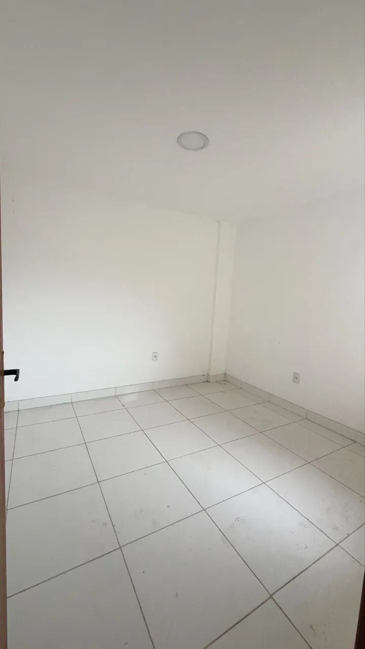 2-bedroom apartment with 1 bathroom, no parking — photo 2