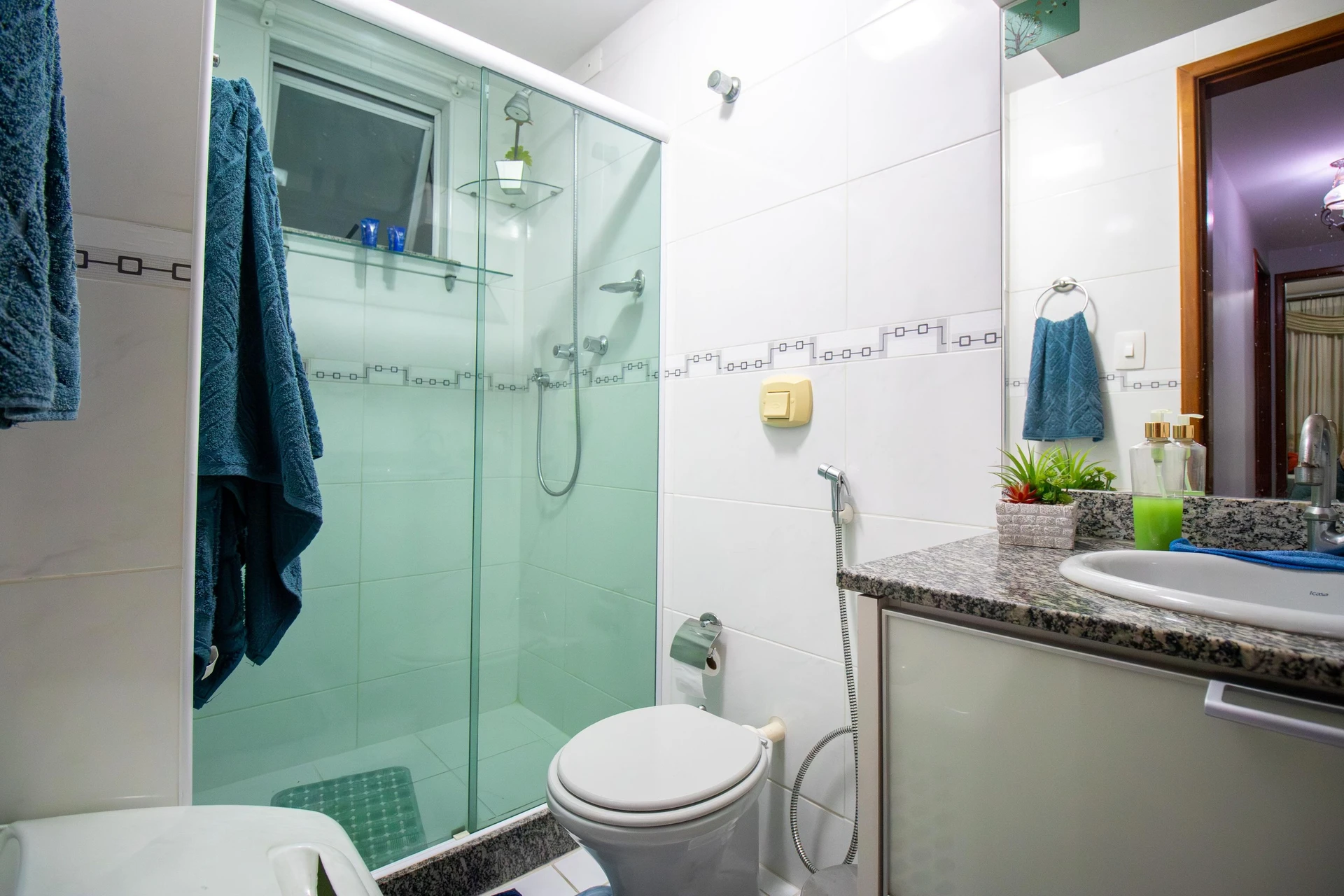 4-bedroom apartment with a balcony and 1 suite — photo 25