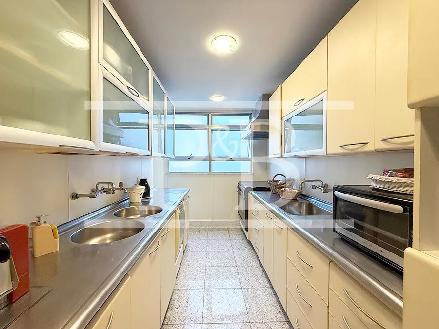 Furnished apartment with 3 bedrooms and 3 bathrooms — photo 38