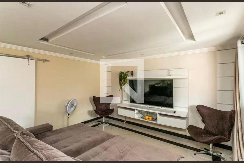 Casa amueblada de 288 m² con 4 suites y piscina — photo 17