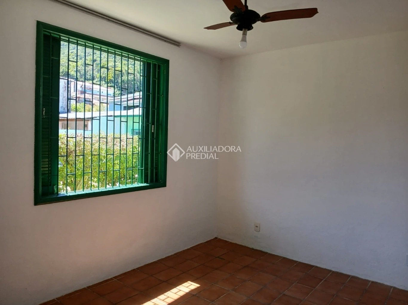 3-bedroom house with a mountain view in Florianópolis — photo 7