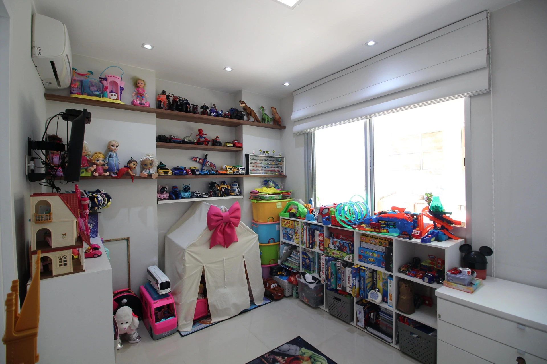 Rental apartment with 4 bedrooms and 4 bathrooms — photo 52