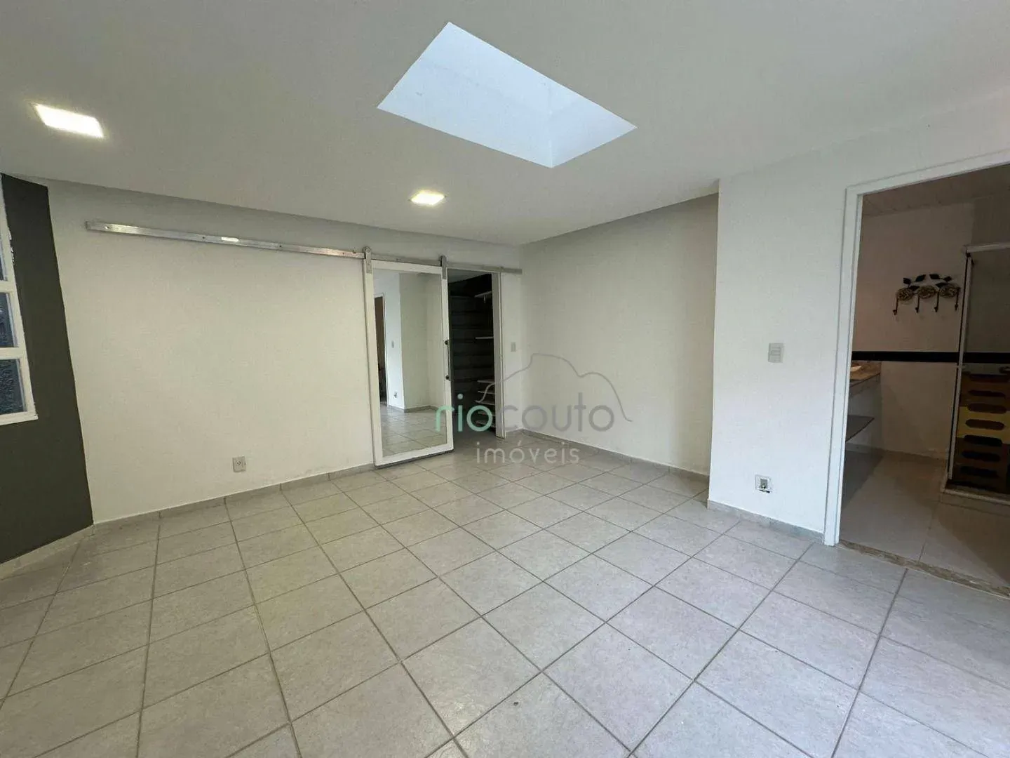 Casa com 5 quartos, 990 m² e 2 vagas, perto das janelas — photo 84