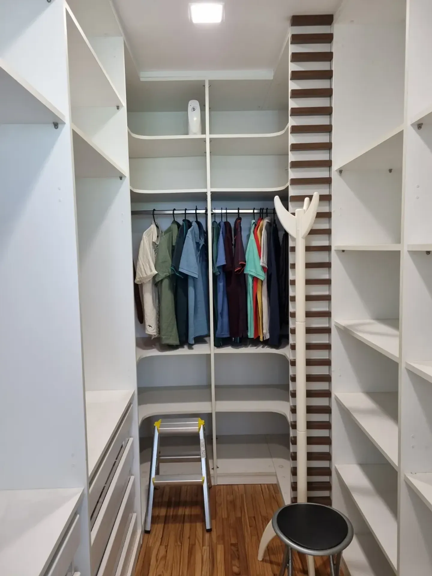 Apartamento mobiliado com 3 quartos e cozinha separada — photo 37
