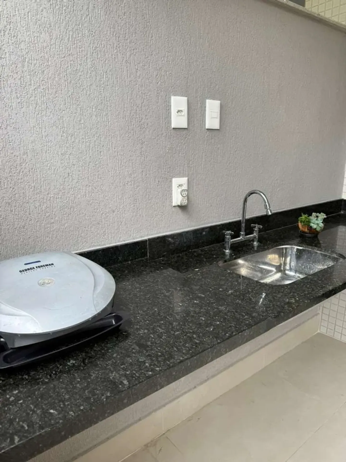 Furnished 2-bedroom apartment with 1 en-suite, 95 m² — photo 30